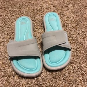 NWOT memory foam slides